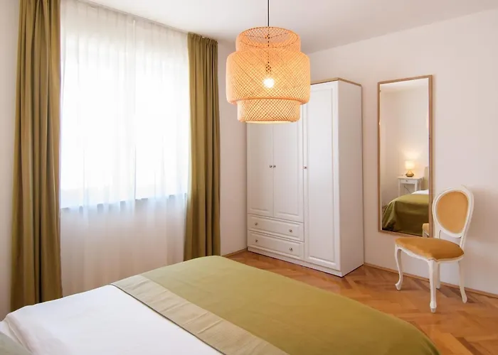 Julie City Centre Porec Apartment